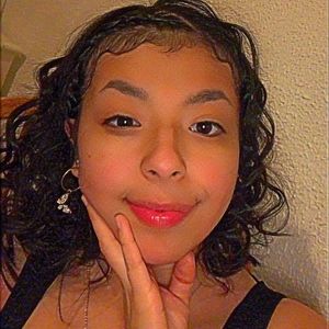 Meet your Posher, Joely